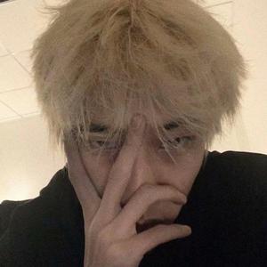 左妻右妾网站地址在线观看
